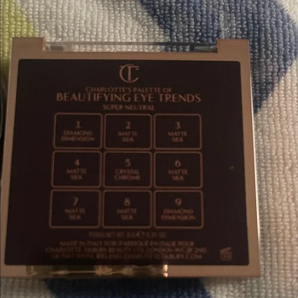 Charlotte Tilbury Beautifying Eyeshadow Palette  in Super Neutral - Picture 2 of 2